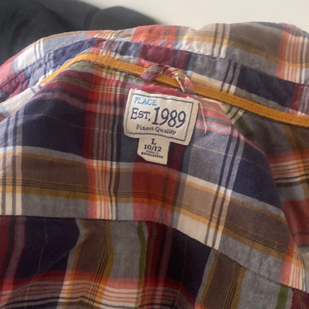 Super cute plaid shirt